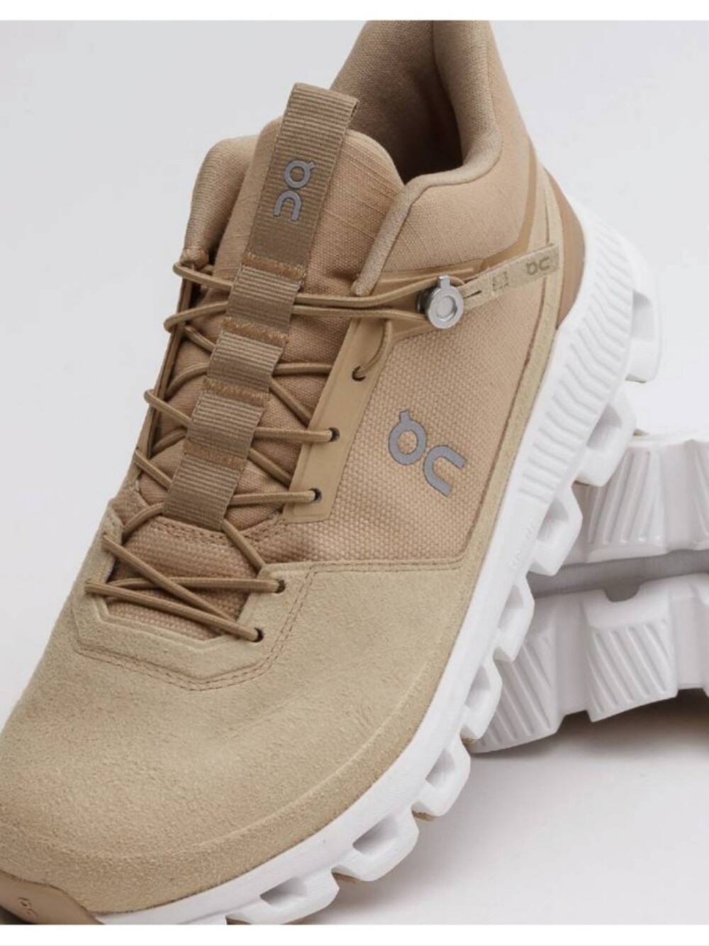 On Cloud Hi Monochrome Sneakers Sand/Dune Women’s Size 7.5 🆕️